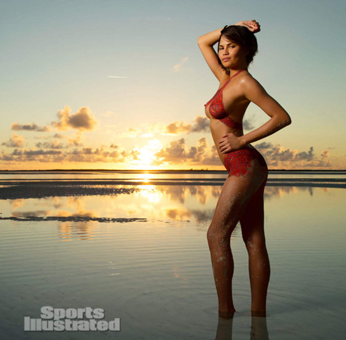 13_chrissy-teigen-body-paint_15.jpg
